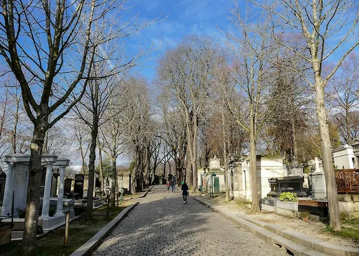 Lumineux Pere Lachaise * פריז